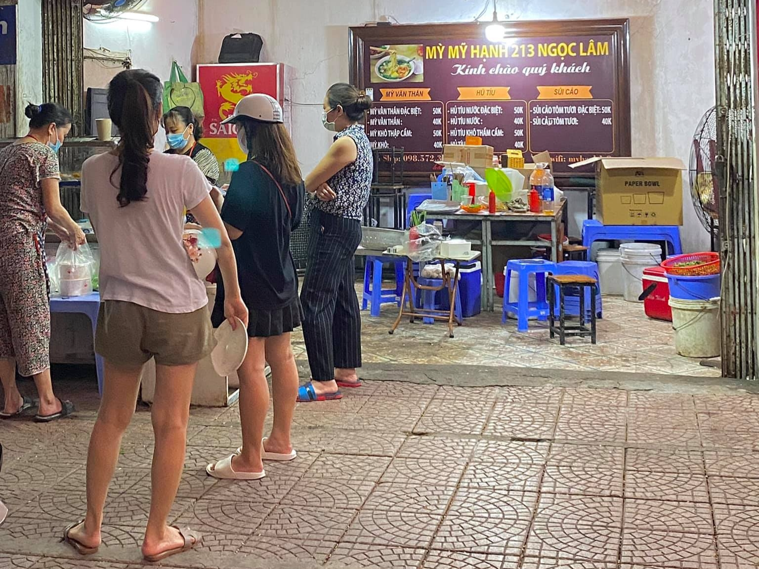 Nóng: Hà Nội cho phép bán hàng mang về tại một số quận, huyện Nóng: Hà Nội cho phép bán hàng mang về tại một số quận, huyện