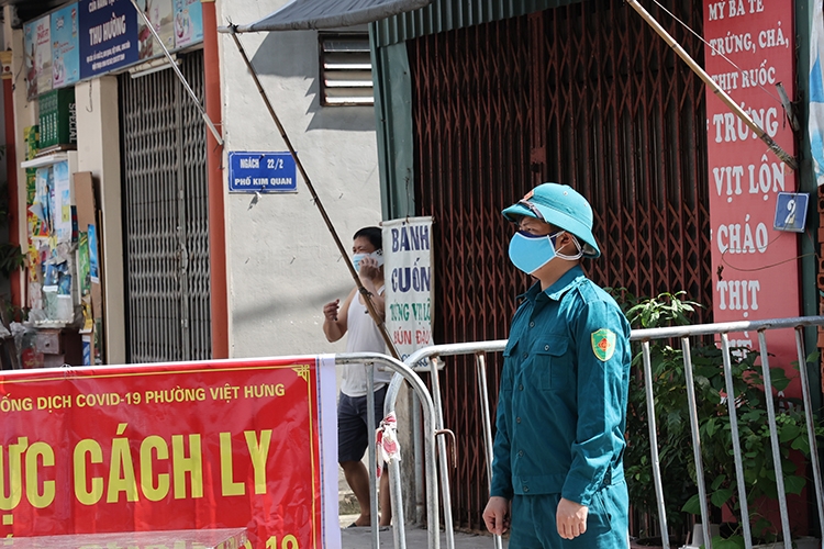 Ổ dịch mới tại vùng xanh Long Biên: Liệu Hà Nội có ngừng Ổ dịch mới tại vùng xanh Long Biên: Liệu Hà Nội có ngừng