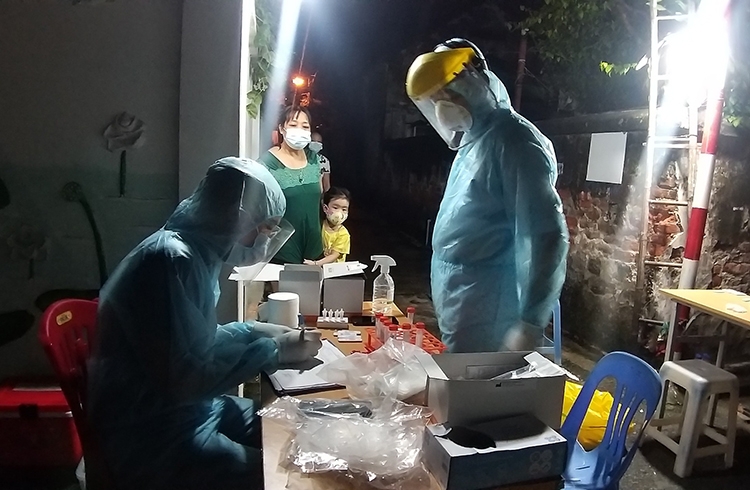 Ổ dịch mới tại vùng xanh Long Biên: Liệu Hà Nội có ngừng Ổ dịch mới tại vùng xanh Long Biên: Liệu Hà Nội có ngừng