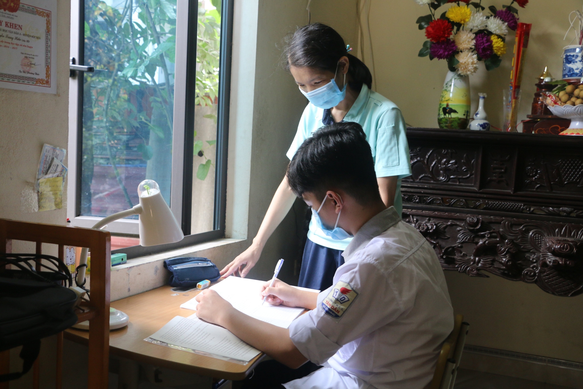 Tết Trung thu ấm áp của nữ công nhân suy thận nuôi con một mình Tết Trung thu ấm áp của nữ công nhân suy thận nuôi con một mình