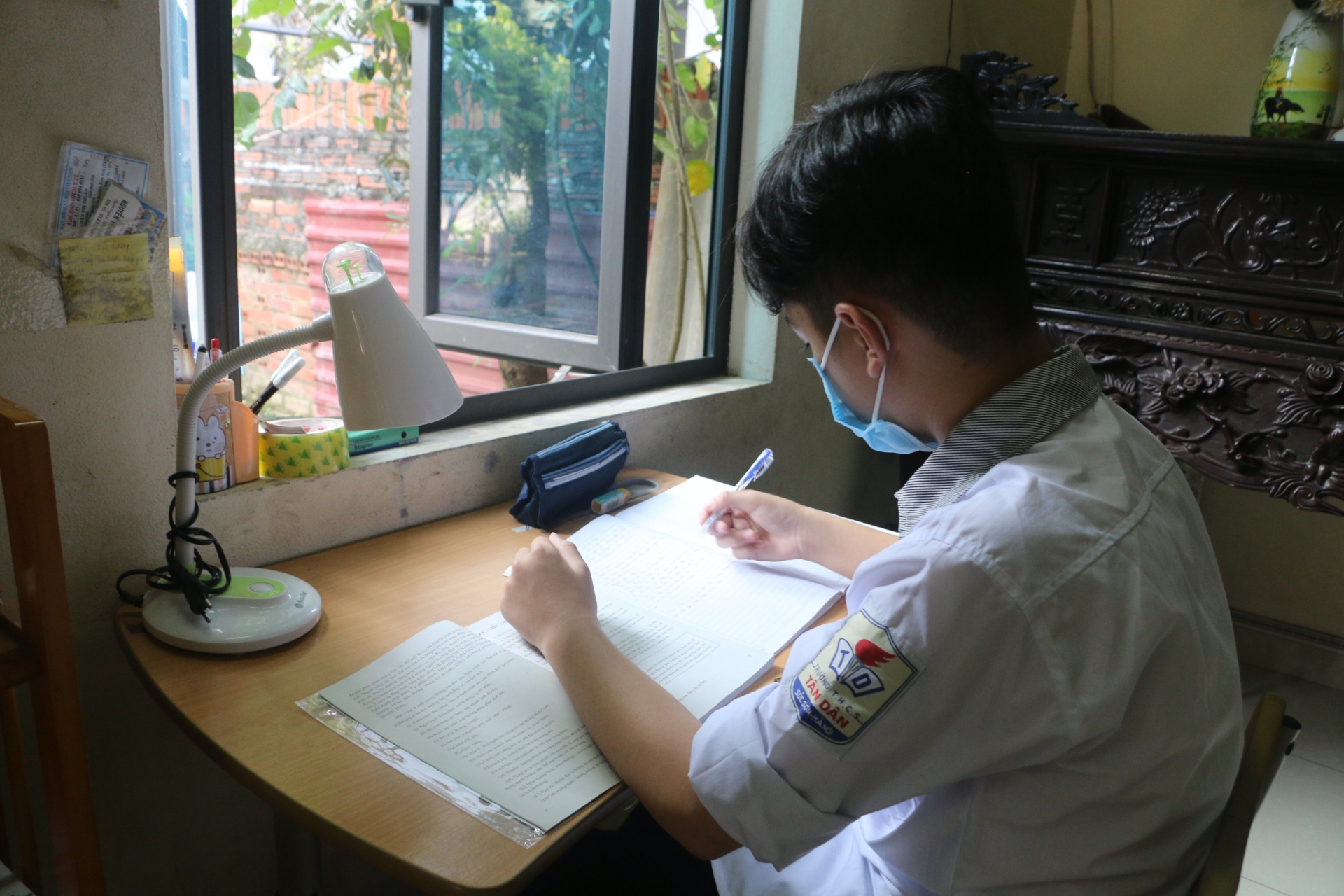 Tết Trung thu ấm áp của nữ công nhân suy thận nuôi con một mình Tết Trung thu ấm áp của nữ công nhân suy thận nuôi con một mình