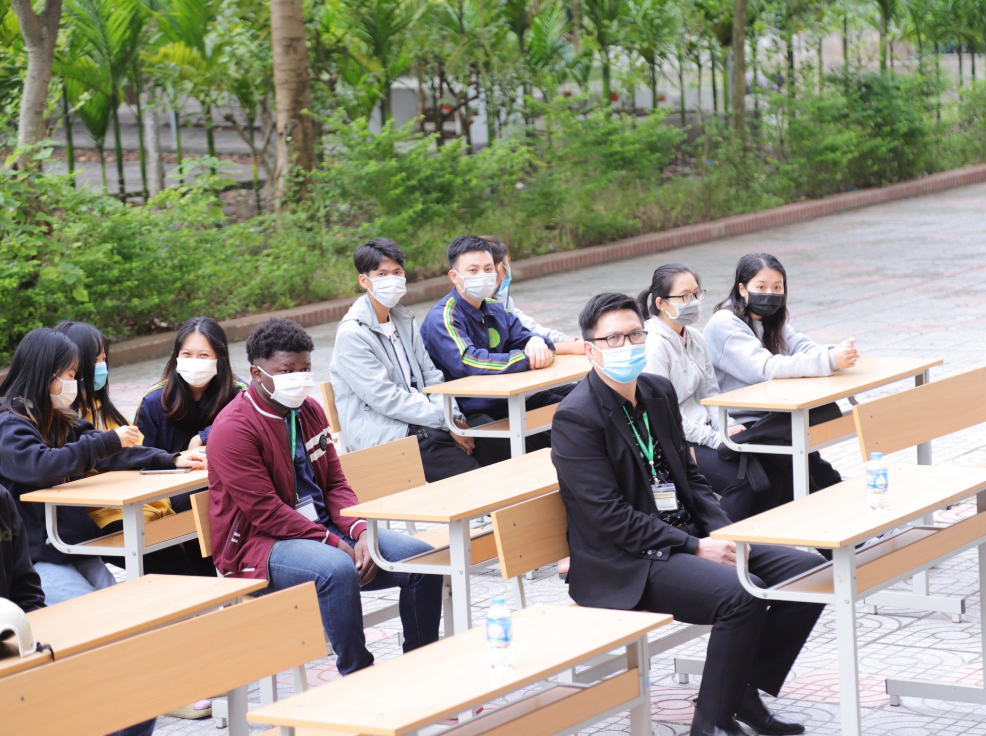 Công đoàn Học viện Nông nghiệp Việt Nam: Tặng quà cán bộ, sinh viên khó khăn