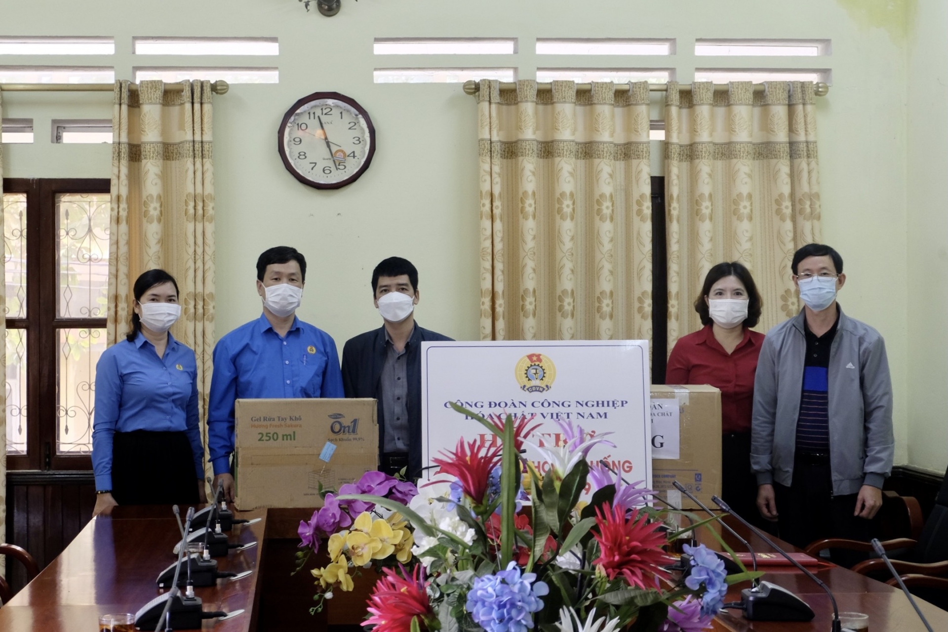 Công đoàn Công nghiệp Hoá chất Việt Nam hỗ trợ NLĐ hơn 7 tỷ đồng Công đoàn Công nghiệp Hoá chất Việt Nam hỗ trợ NLĐ hơn 7 tỷ đồng