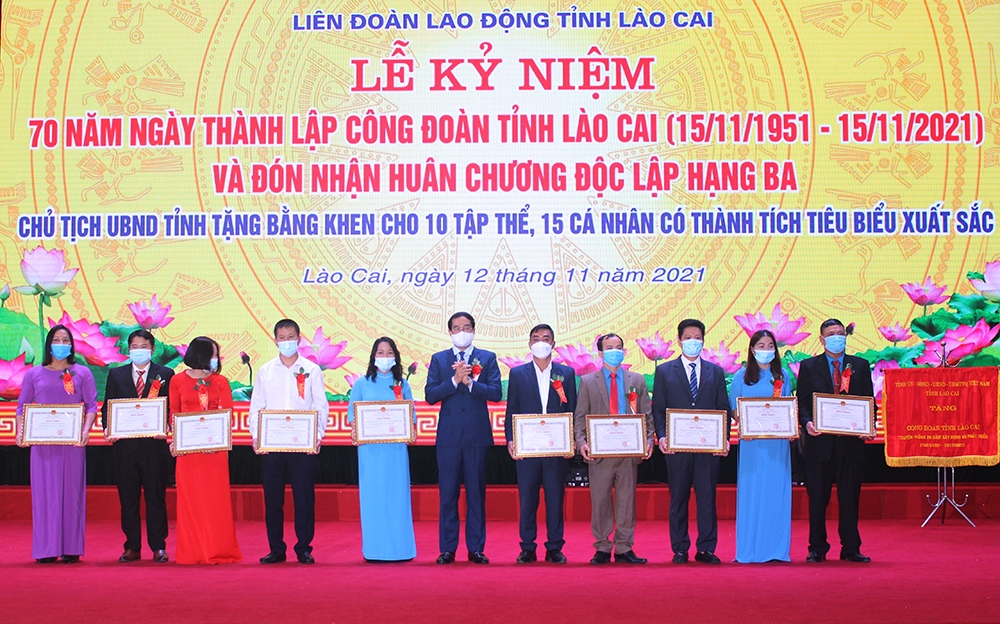 Huân chương Độc lập hạng Ba - Dấu ấn 70 năm thành lập Công đoàn tỉnh Lào Cai
