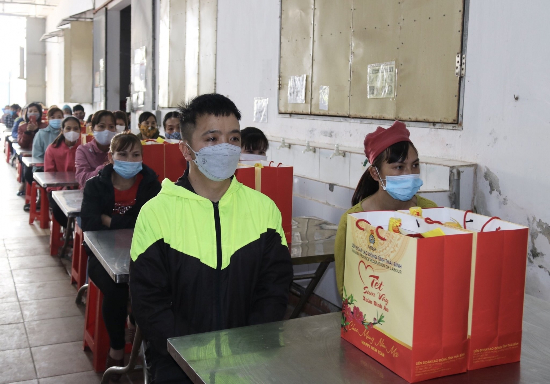 Thái Bình: 800 suất quà Tết trao cho đoàn viên, người lao động