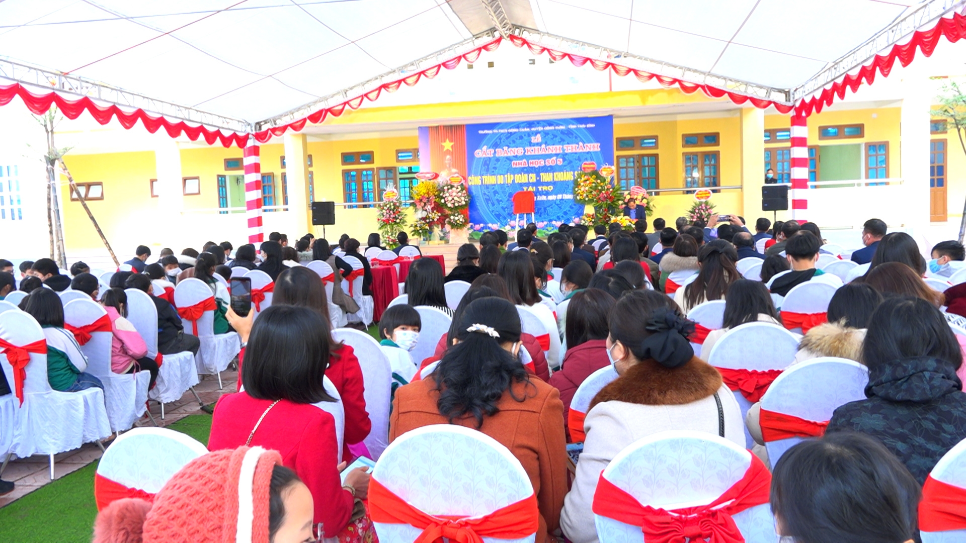 TKV hỗ trợ 7 tỷ đồng xây dựng Nhà học số 5 Trường Tiểu học và THCS Đông Xuân TKV hỗ trợ 7 tỷ đồng xây dựng Nhà học số 5 Trường Tiểu học và THCS Đông Xuân