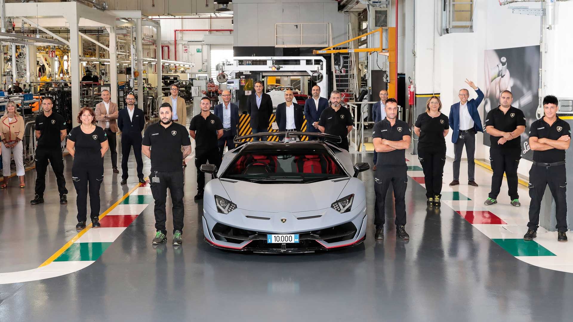 4244-lamborghini-aventador