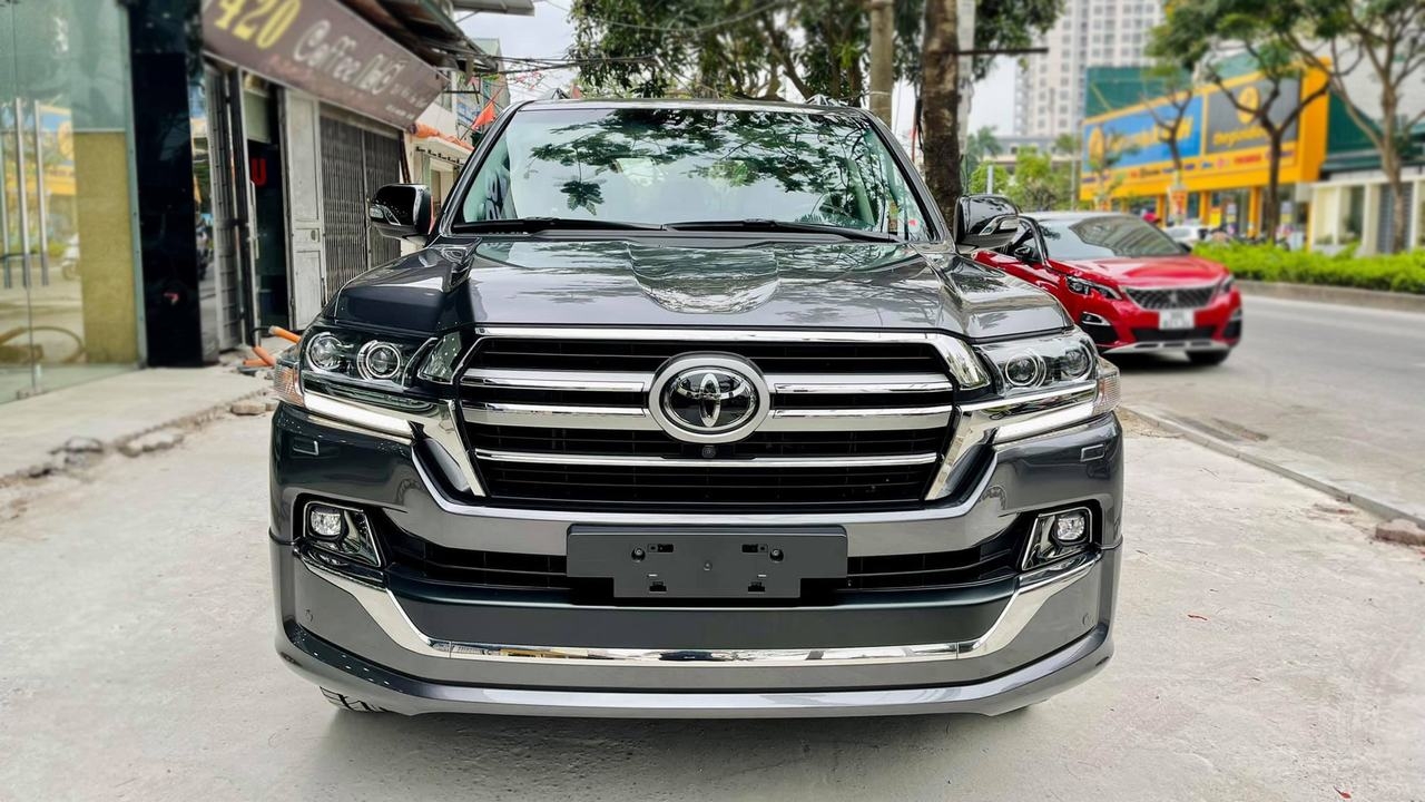 Toyota Land Cruiser VSX Executive Lounge 2021 có mặt tại Việt Nam với giá 6,6 tỷ đồng