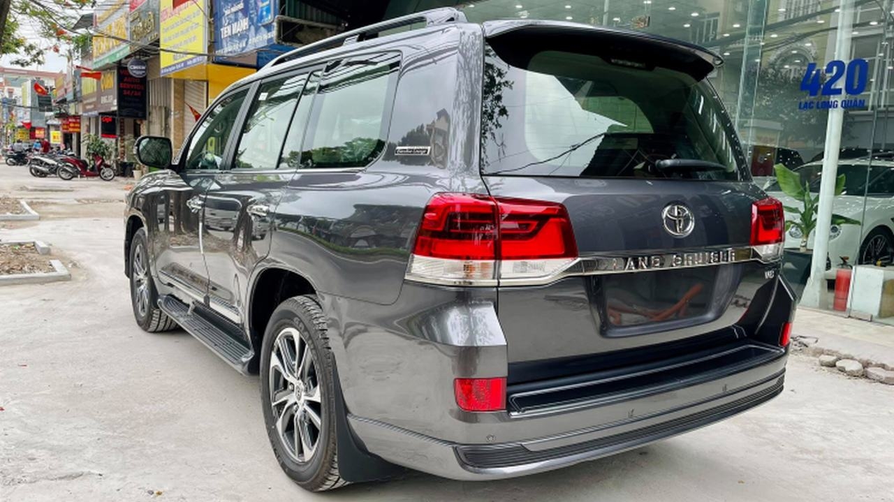 Toyota Land Cruiser VSX Executive Lounge 2021 có mặt tại Việt Nam với giá 6,6 tỷ đồng