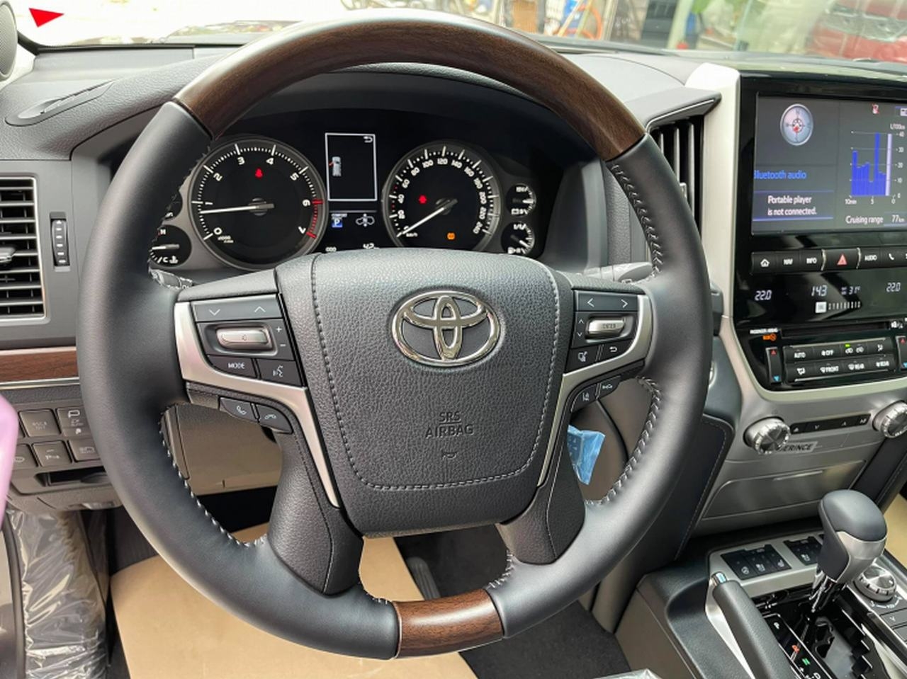 Toyota Land Cruiser VSX Executive Lounge 2021 có mặt tại Việt Nam với giá 6,6 tỷ đồng