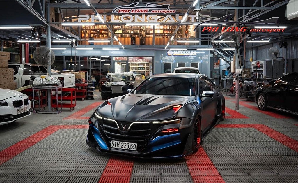 Vinfast Lux A 2.0 độ widebody lạ mắt tại Sài Gòn