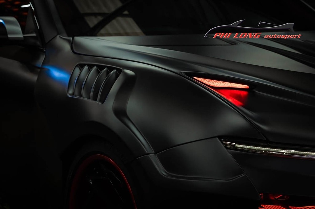 Vinfast Lux A 2.0 độ widebody lạ mắt tại Sài Gòn