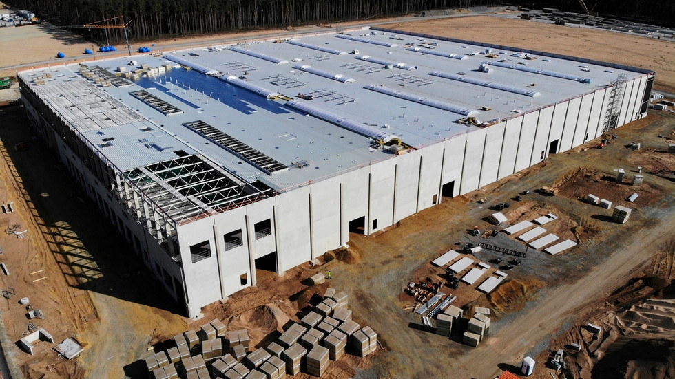 Nhà máy Tesla tại Đức cháy, phe cực tả nhận đốt nhằm 'tố cáo sự dối trá của ô tô điện'