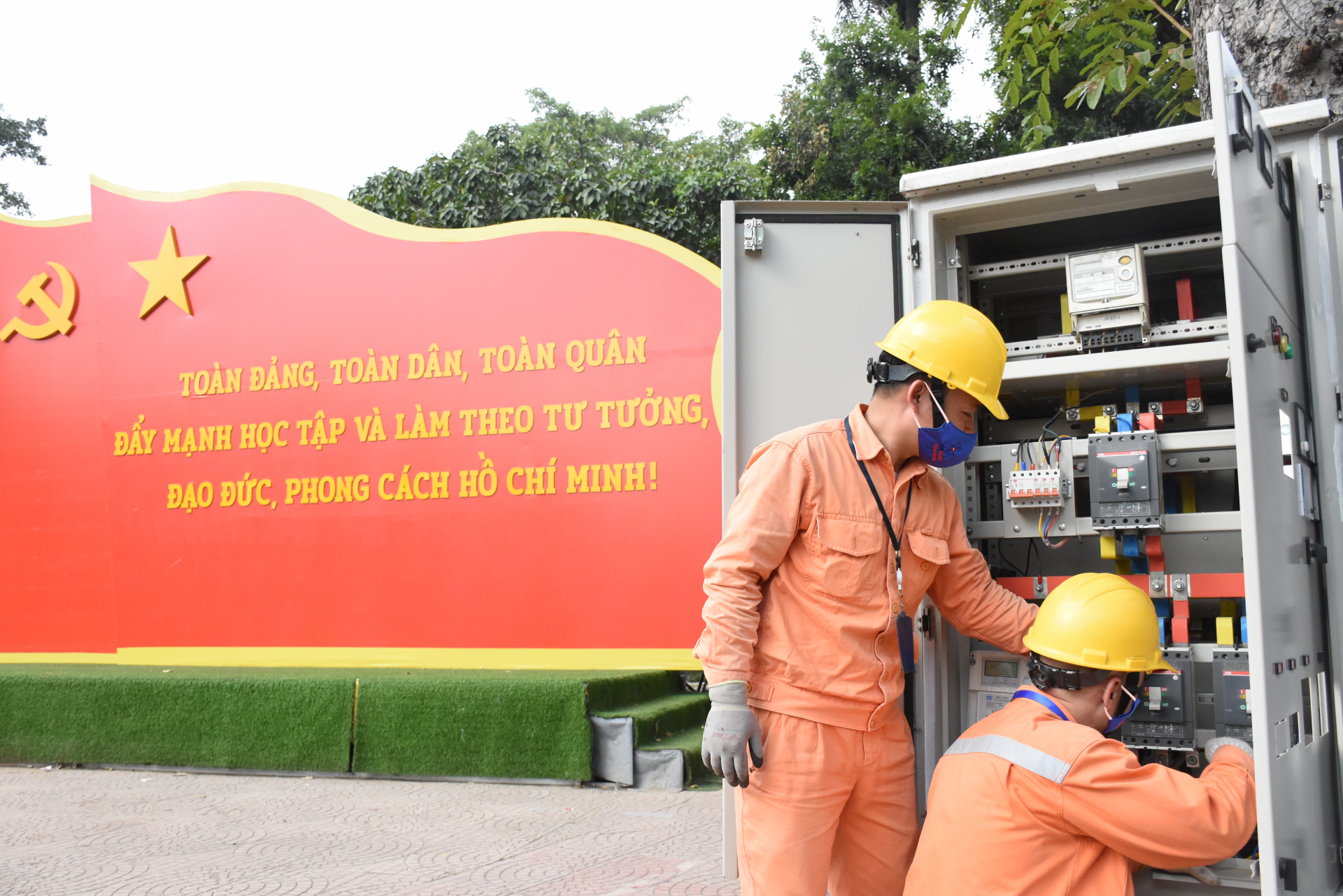 Công đoàn hỗ trợ người lao động phòng, chống dịch Covid-19