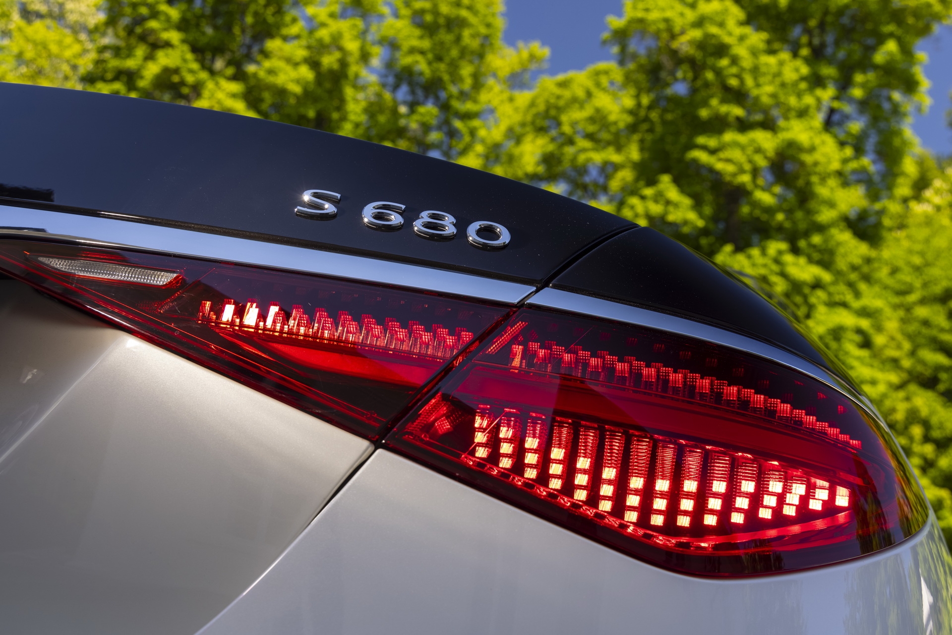 Maybach S Class thế hệ mới giá từ 4,5 tỷ đồng tại châu Âu