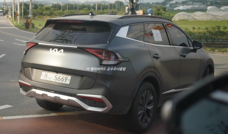 Kia Sportage 2022 lộ diện với màu sơn ngoại thất cực độc, Honda CR-V coi chừng