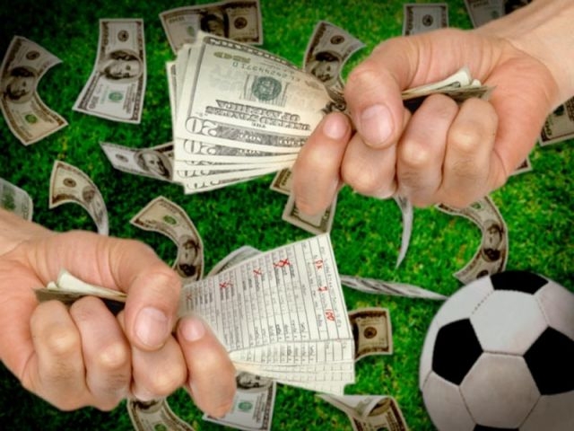 Mùa bóng đá và những cái “dịch hàng rào” Mùa bóng đá và những cái “dịch hàng rào”