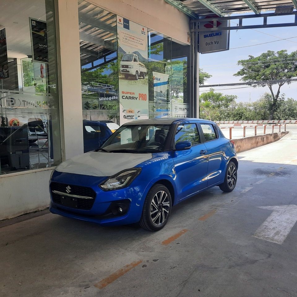 Suzuki Swift chính thức có mặt tại đại lý, giá 549 triệu Suzuki Swift chính thức có mặt tại đại lý, giá 549 triệu