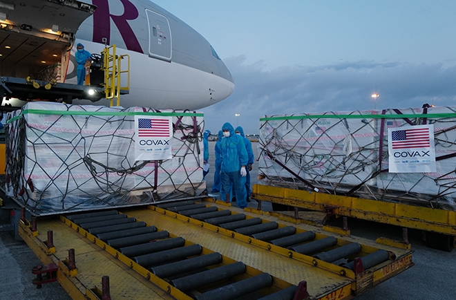 Đoàn kết cũng là một loại Vaccine chống dịch hữu hiệu Đoàn kết cũng là một loại Vaccine chống dịch hữu hiệu