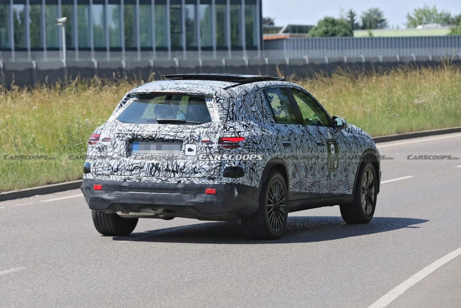 Bắt gặp Mercedes-Benz GLC thế hệ mới trên đường chạy thử Bắt gặp Mercedes-Benz GLC thế hệ mới trên đường chạy thử