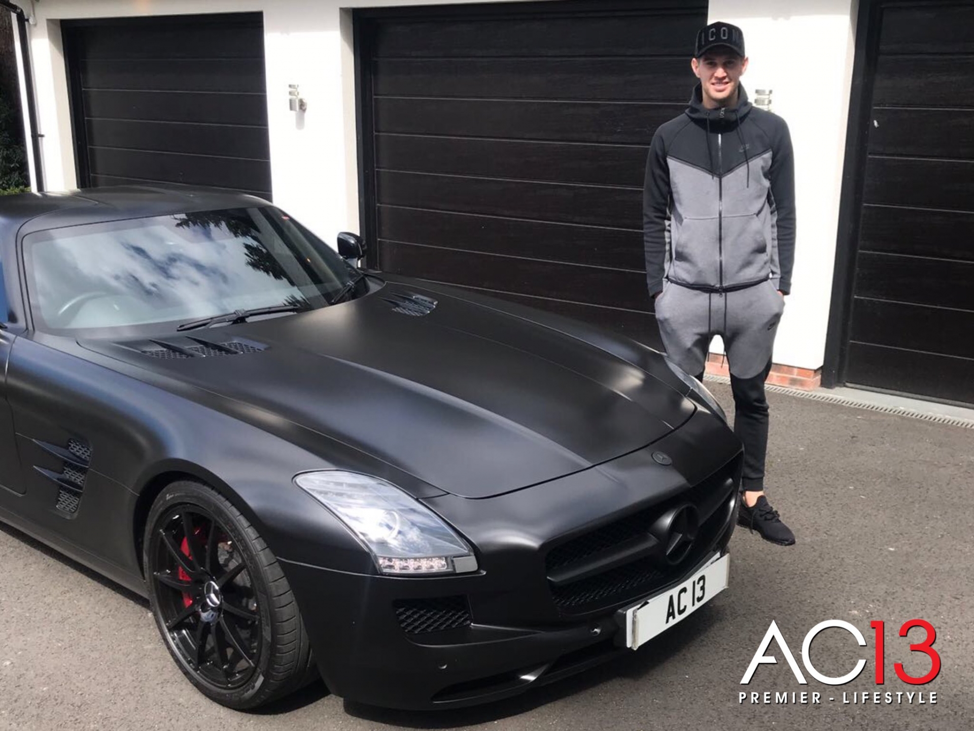 Bộ sưu tập siêu xe của các cầu thủ đá chung kết Euro 2020