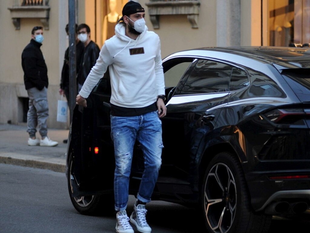 Bộ sưu tập siêu xe của các cầu thủ đá chung kết Euro 2020