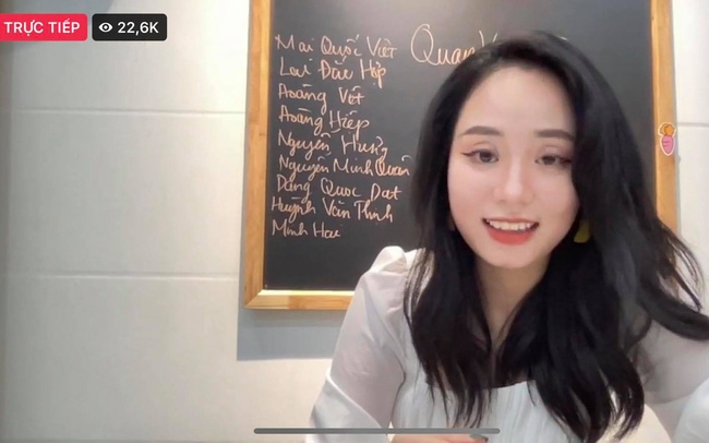 Cô Minh Thu, thầy Nhật và chỉ dấu của dạy học online Cô Minh Thu, thầy Nhật và chỉ dấu của dạy học online