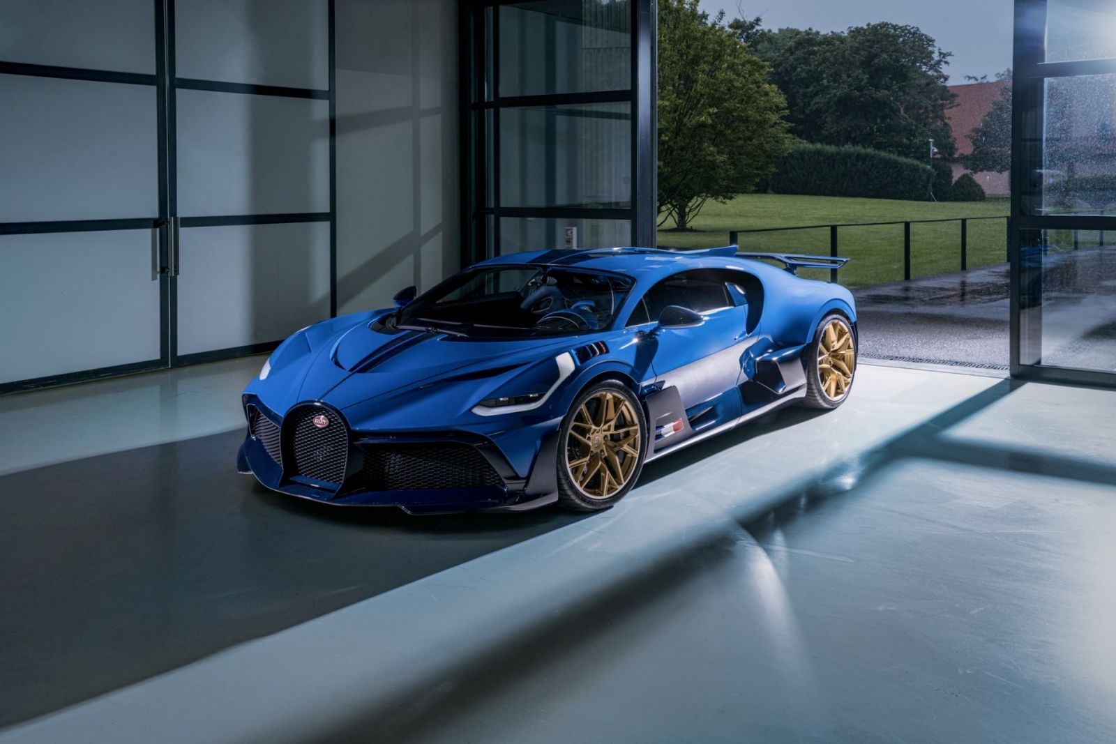 Siêu xe 'triệu đô' Bugatti Divo cuối cùng được giao đến tay khách hàng Siêu xe 'triệu đô' Bugatti Divo cuối cùng được giao đến tay khách hàng