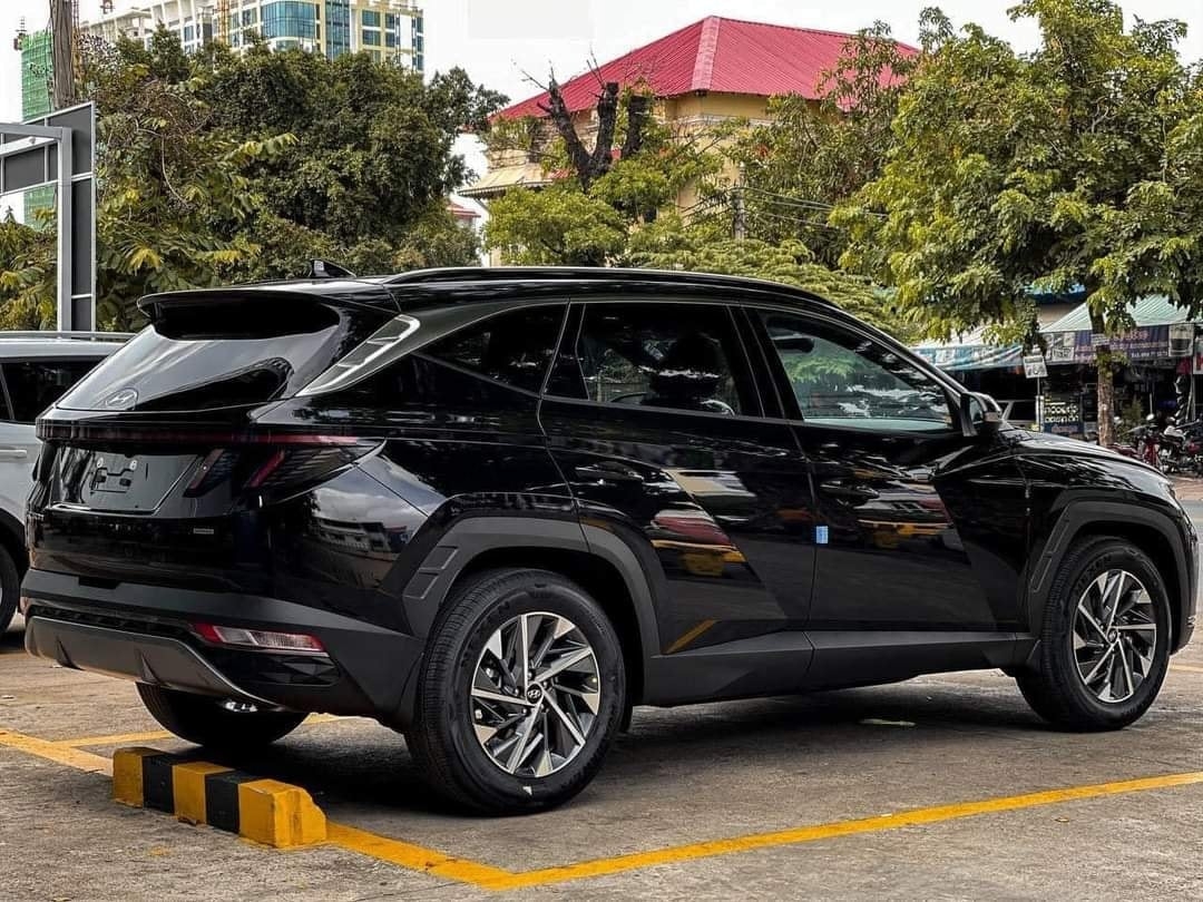 Cận cảnh Hyundai Tucson thế hệ mới tại Campuchia, giá 1,173 tỷ đồng Cận cảnh Hyundai Tucson thế hệ mới tại Campuchia, giá 1,173 tỷ đồng