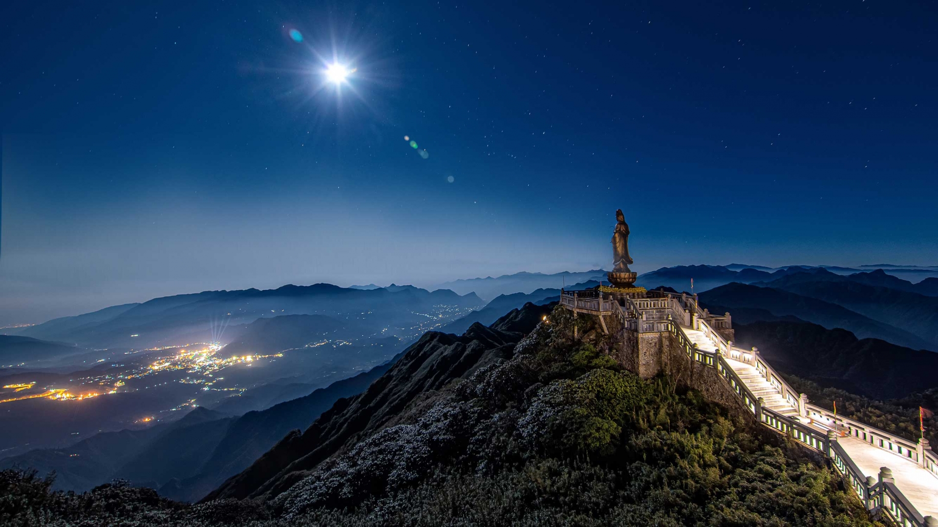 Quần thể tâm linh Fansipan và những giá trị văn hoá bền vững Quần thể tâm linh Fansipan và những giá trị văn hoá bền vững