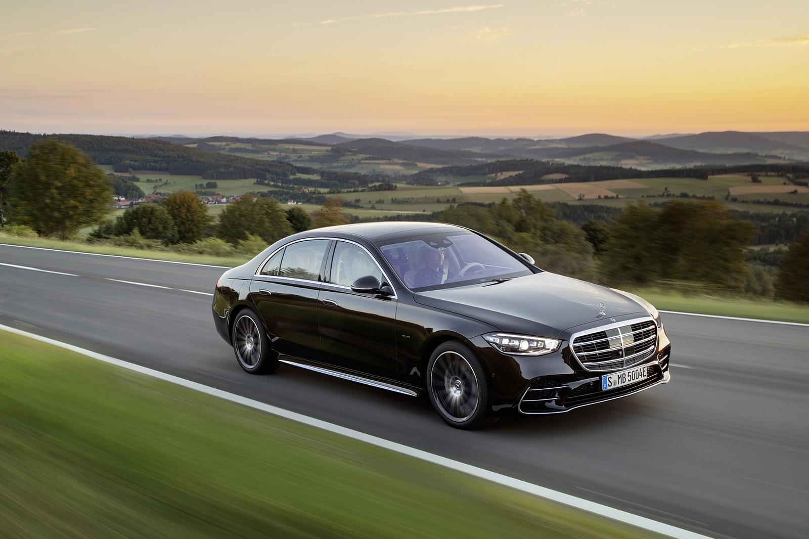 Màu sơn xe nào phổ biến nhất thế giới và vì sao lại thế? Màu sơn xe nào phổ biến nhất thế giới và vì sao lại thế?