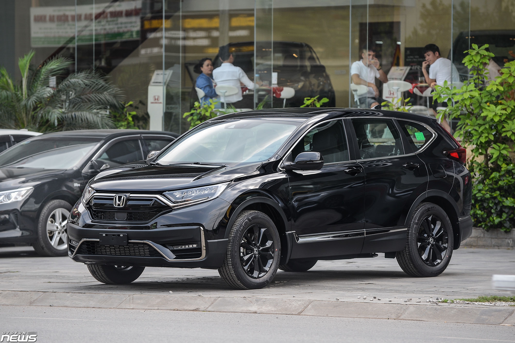 Honda CR-V ưu đãi 100% phí trước bạ đến hết tháng 8 Honda CR-V ưu đãi 100% phí trước bạ đến hết tháng 8