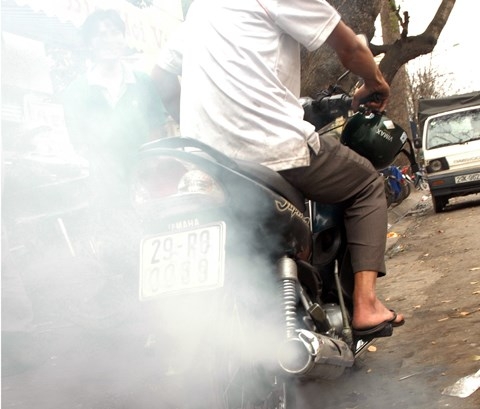 Hà Nội thí điểm kiểm soát khí thải xe máy từ tháng 9 tới đây Hà Nội thí điểm kiểm soát khí thải xe máy từ tháng 9 tới đây