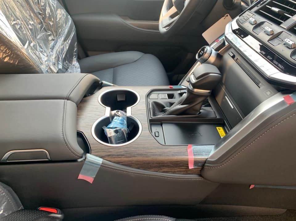 Ngắm chiếc Toyota Land Cruiser 2022 đầu tiên về Việt Nam Ngắm chiếc Toyota Land Cruiser 2022 đầu tiên về Việt Nam