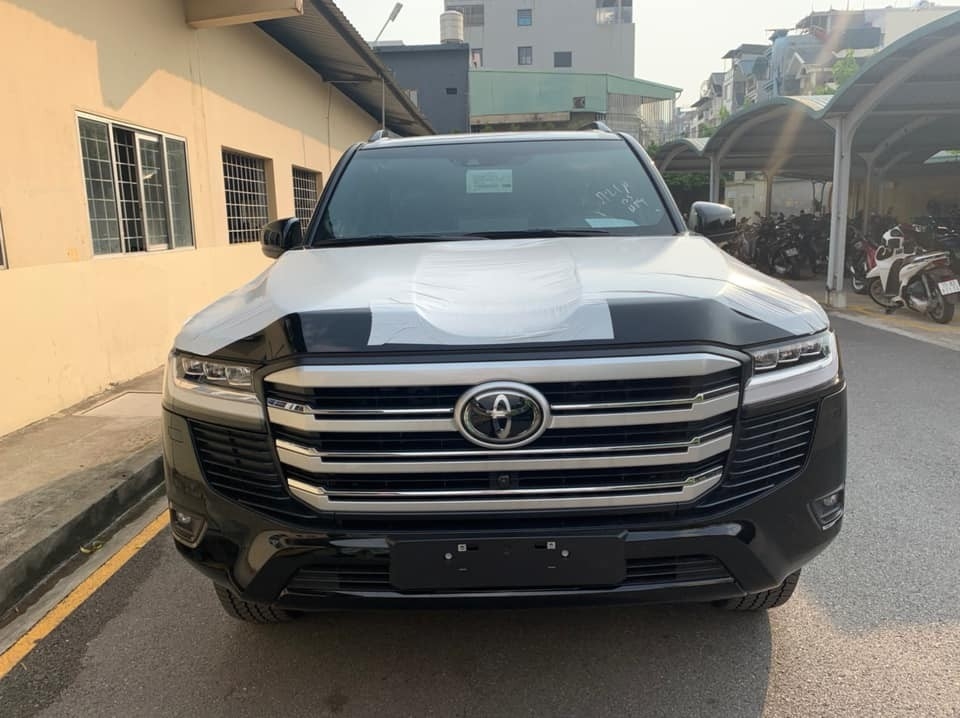 Ngắm chiếc Toyota Land Cruiser 2022 đầu tiên về Việt Nam Ngắm chiếc Toyota Land Cruiser 2022 đầu tiên về Việt Nam
