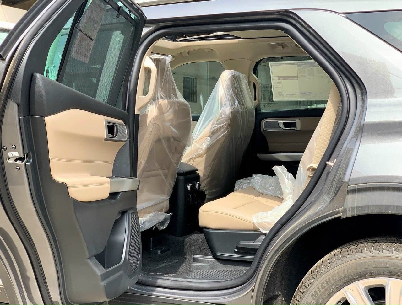 Ford Explorer thế hệ mới chính hãng có mặt tại Việt Nam Ford Explorer thế hệ mới chính hãng có mặt tại Việt Nam