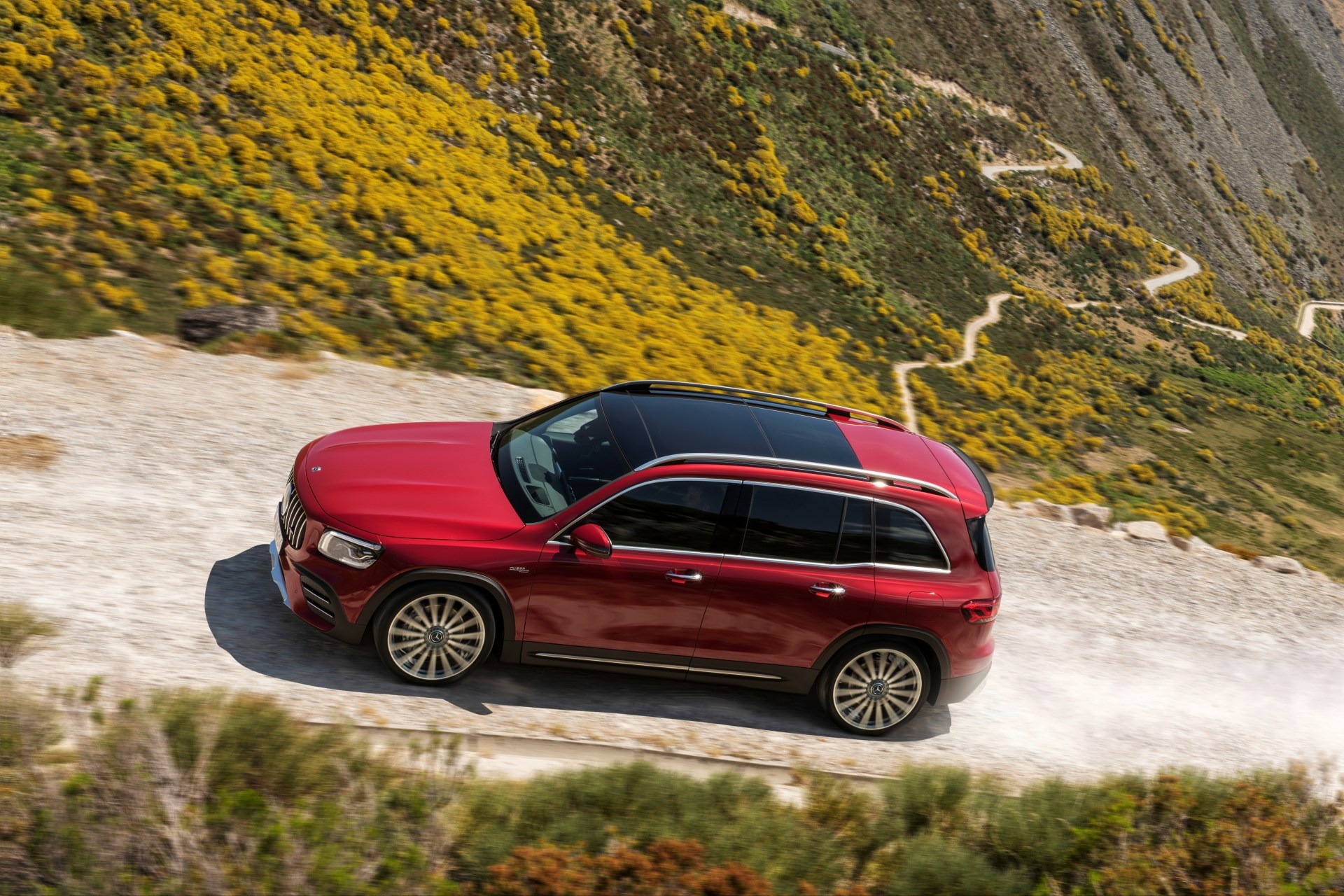 Mercedes-AMG GLB 35 4MATIC có giá 2,69 tỷ đồng Mercedes-AMG GLB 35 4MATIC có giá 2,69 tỷ đồng