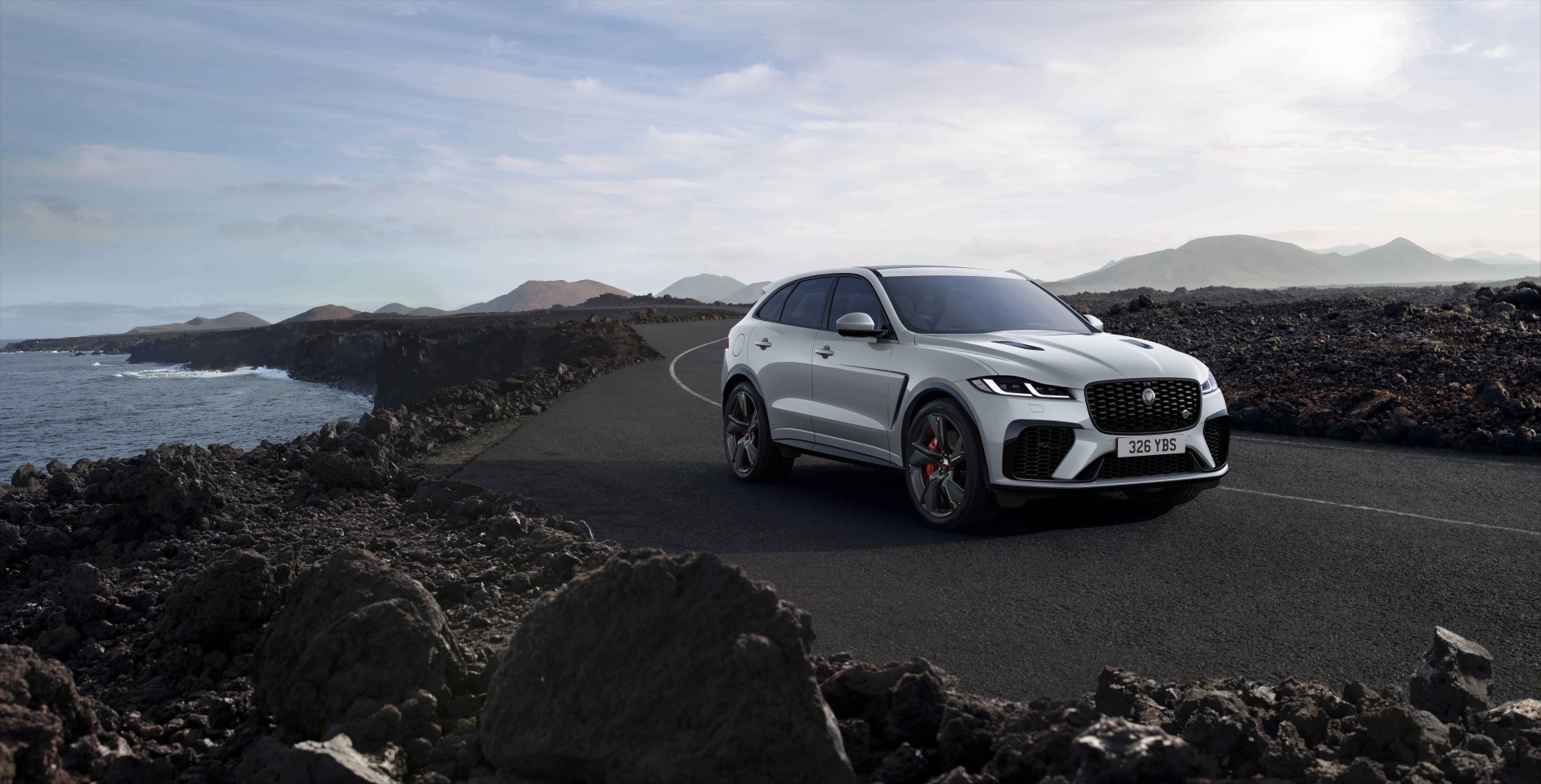 Jaguar F-Pace R-Dynamic có thêm phiên bản Black độc quyền mới