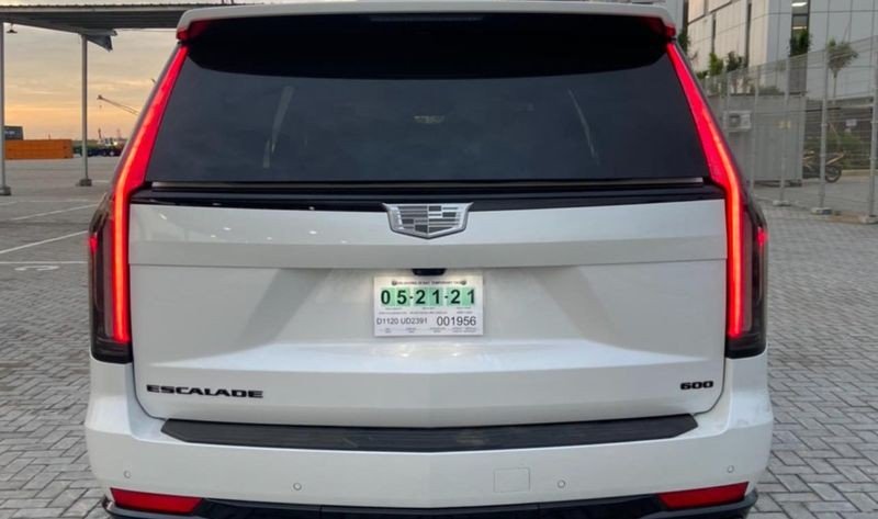 Cadillac Escalade ESV Sport đầu tiên về Việt Nam, giá lên tới 12 tỷ đồng