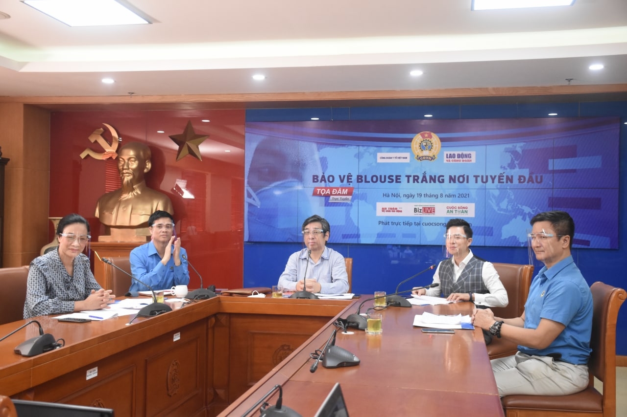 Tọa đàm trực tuyến “Bảo vệ Blouse trắng nơi tuyến đầu”