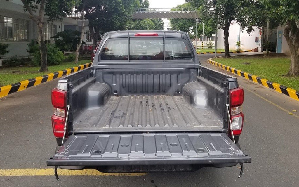 Isuzu D-Max thêm bản cabin đôi giả rẻ, chỉ 499 triệu đồng