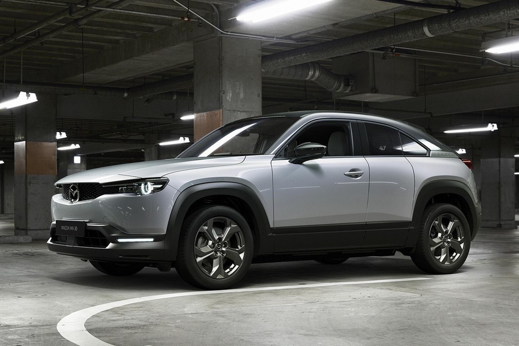 Chiêm ngưỡng MX-30 - mẫu xe điện đầu tiên Mazda sản xuất Chiêm ngưỡng MX-30 - mẫu xe điện đầu tiên Mazda sản xuất