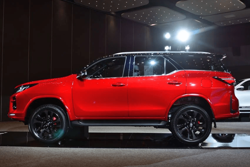 Toyota Fortuner GR Sport giá hơn 1,3 tỷ đồng tại Thái Lan Toyota Fortuner GR Sport giá hơn 1,3 tỷ đồng tại Thái Lan