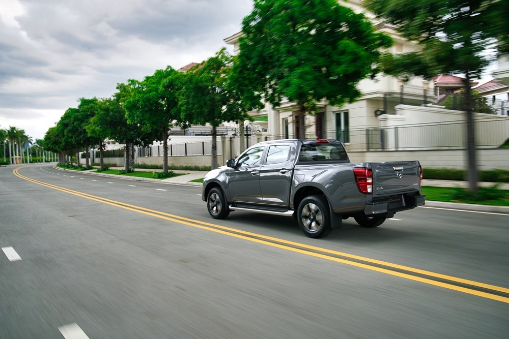 Mazda BT-50 mới ra mắt, giá 659 triệu đồng