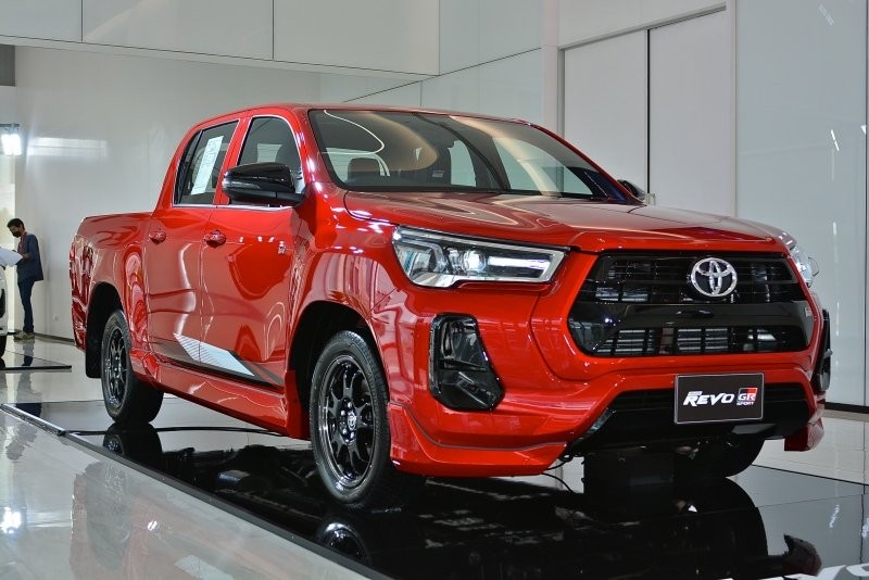 Toyota Hilux GR-Sport giá từ 615 triệu đồng tại Thái Lan Toyota Hilux GR-Sport giá từ 615 triệu đồng tại Thái Lan