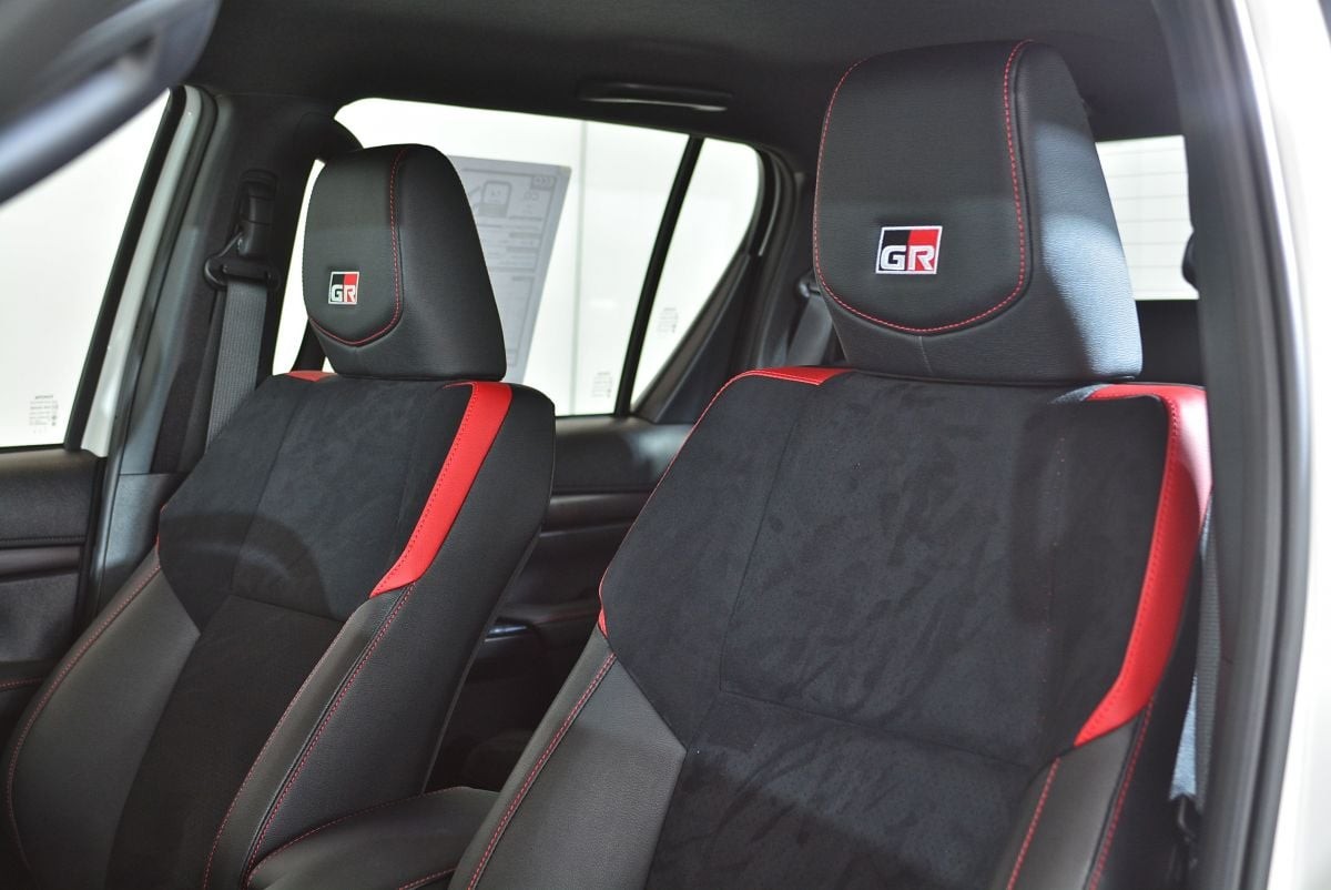 Toyota Hilux GR-Sport giá từ 615 triệu đồng tại Thái Lan Toyota Hilux GR Sport giá từ 615 triệu đồng tại Thái Lan