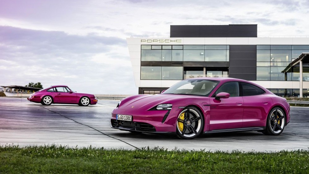 Porsche Taycan 2022 mới ra mắt lần đầu được trang bị tính năng hỗ trợ đỗ xe tự động Porsche Taycan 2022 mới ra mắt lần đầu được trang bị tính năng hỗ trợ đỗ xe tự động