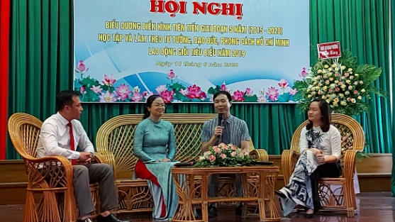 Nữ cán bộ công đoàn 