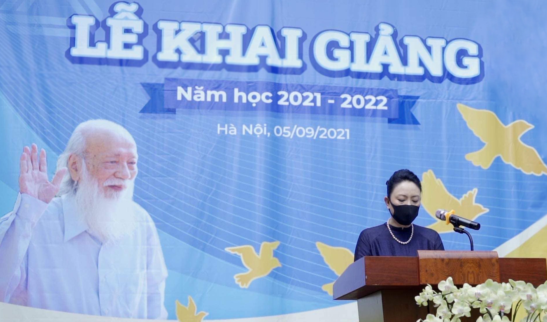 Lễ khai giảng lặng lẽ