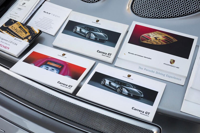 Siêu phẩm Porsche Carrera GT vượt ngưỡng đấu giá hơn 1 triệu USD